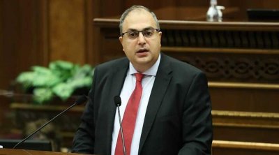 Paşinyanın silahdaşı deputat mandatından İMTİNA ETDİ