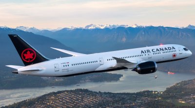 Kanadaya məxsus təyyarə yerüstü nəqliyyatla TOQQUŞDU – Uçuşlar DAYANDIRILDI - VİDEO