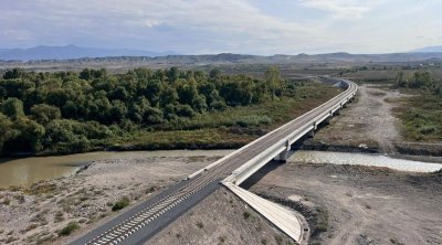 Həkəri körpüsünün fonunda şəkil çəkdirən üç erməni TUTULDU