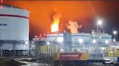 Ukrayna Rusiyanın ən böyük neft terminalına ZƏRBƏ ENDİRDİ &ndash; VİDEO