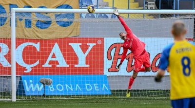 &ldquo;Qarabağ&rdquo;ın qapıçısı komandadan AYRILA BİLƏR