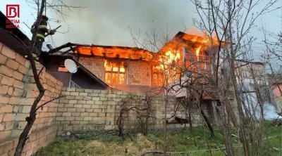 Şəkidə GÜCLÜ YANĞIN &ndash; Evlər yararsız hala düşdü &ndash; FOTO