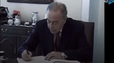 29 il əvvəl Ulu öndər Ağ Evin xatirə kitabına nə yazmışdı? – Tarixi kadrlar – VİDEO