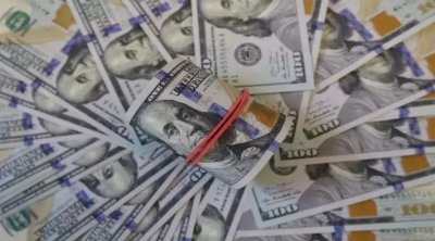 Puldan niyə metal qoxusu gəlir?