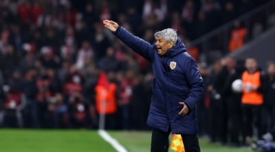 Türkiyəyə məğlub olan Rumıniya millisi baş məşqçini yola saldı