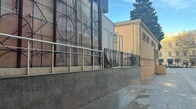 Bakıda tarixi binaya qarşı VANDALİZM - FOTO