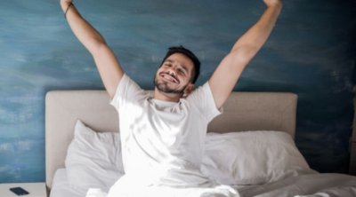 Professorun MƏSLƏHƏTİ: Oyandıqdan sonrakı ilk saatı telefonsuz keçirin! - VİDEO