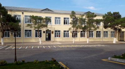 Məktəbdə dava: Xadimə direktora hücum etdi