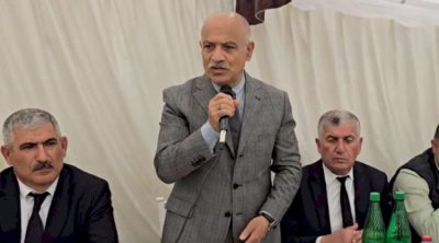 İcra başçısı yas məclisində şeir dedi – VİDEO