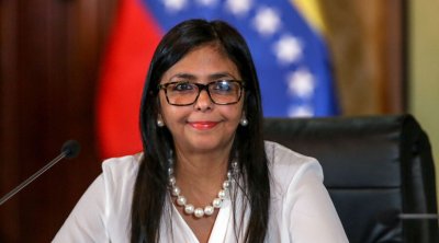 Dövlət başçısı kimi ilk xarici səfərini etdi