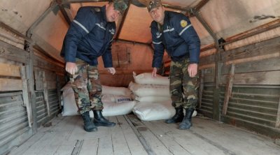 Yolu bağlanan Qonaqkəndə ərzaq aparıldı - FOTO/VİDEO