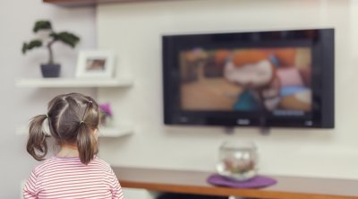 Reklamlarda uşaqların görüntüsündən yalnız bu halda istifadə oluna BİLƏCƏK - RƏSMİ