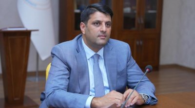 Rektor fəlsəfə doktorunu müdir təyin etdi - FOTO