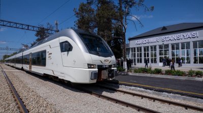 Bu gündən qatarlar Kürdəmirdə də dayanır: 1 saat tez &ndash; FOTO