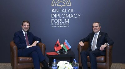 Ceyhun Bayramov görüş zamanı albaniyalı həmkarını təbrik etdi - FOTO