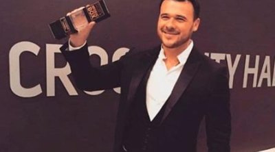 Emindən böyük jest: Bütün qonorarını onlara bağışladı