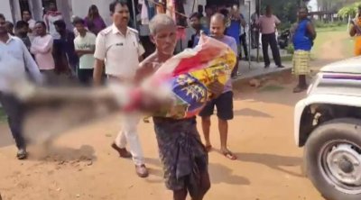 Kişi qəbr qazdı, bacısının skeletini banka gətirdi - VİDEO