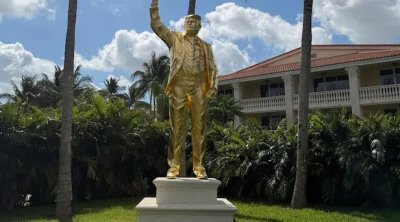 Trampa "qızıl heykəl" qoyuldu