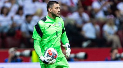 Ukrayna millisinin qapıçısı Azərbaycana GƏLİR