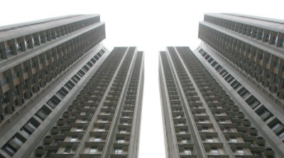 9-cu mərtəbədən yıxılan kişi öldü