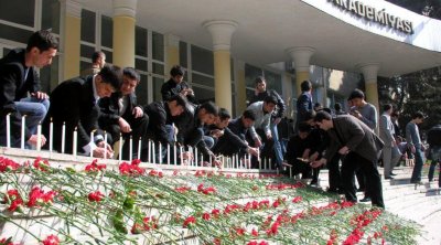 Azərbaycan Dövlət Neft Akademiyasında törədilən terrordan 17 il ötür