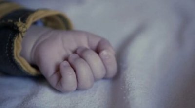 Boğazında yemək qalan 1 yaşlı körpə öldü