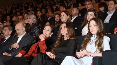 Arzu və Alena Əliyeva filmin təqdimatında... - FOTOLAR