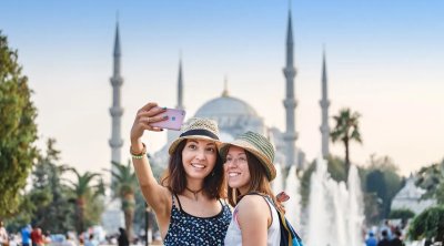 Üç ayda Türkiyəyə 9,2 milyon turist gəlib
