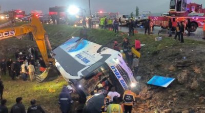 Malatyada sərnişin avtobusu dərəyə aşdı - 4 ölü, 15 yaralı var