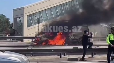 Aeroport yolunda yük maşını yanır &ndash; ANBAAN VİDEO