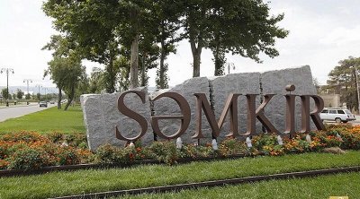 Şəmkirdə divar iki nəfərin üstünə uçdu &ndash; BİRİ VƏFAT ETDİ