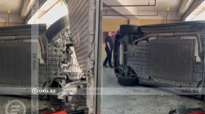 Bakıda əyləclə qazı səhv salan xanım sürücü maşını aşırdı - VİDEO