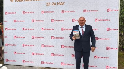 Yazıçı Gəray Göyyurdun Zəfərə həsr olunan kitabları maraqla QARŞILANDI - FOTO