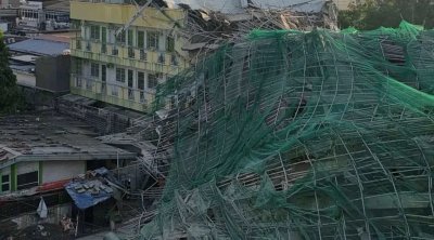Tikilməkdə olan bina uçdu: 40-dək insan dağıntılar altında qaldı