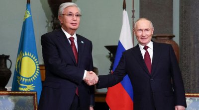 Putin Qazaxıstana 3 günlük səfər edib