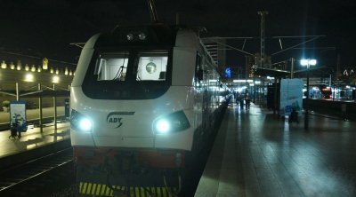 Sərnişin qatarı Tbilisidən Bakıya yola düşüb