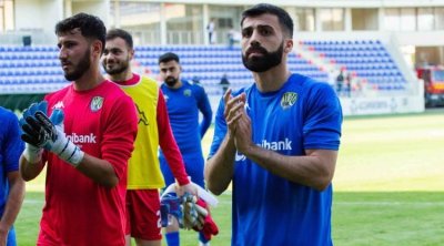 “Kəpəz” kapitanı ilə müqavilə imzaladı - FOTO