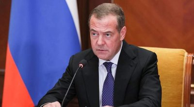 Medvedev Ukraynanı AES-ə zərbə endirməklə hədələdi