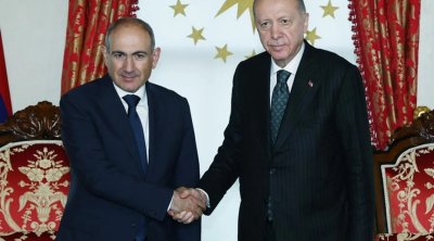 Ərdoğan ilə Paşinyan telefonla danışdı - FOTO