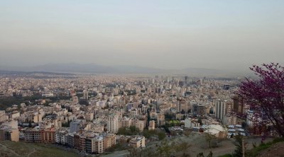 Tehranda xoşagəlməz qoxunun səbəbləri araşdırılır: 28 potensial mənbə müəyyən edilib