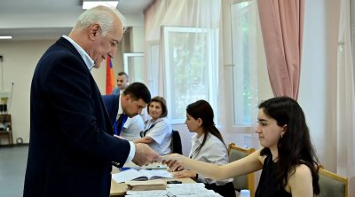 Ermənistan prezidenti kimə səs verdiyini belə AÇIQLADI