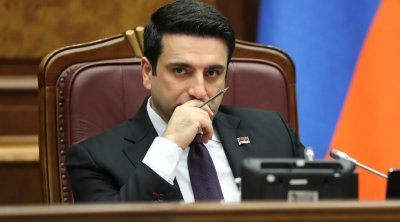 Alen Simonyandan rusiyayönümlü müxalifətə istehza: "Üçbaşlı əjdahanın bir başı kəsildi" &ndash; VİDEO