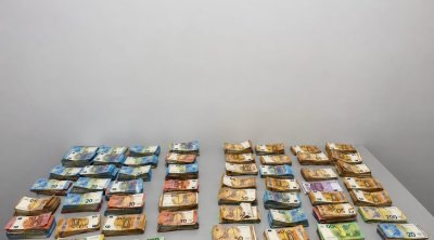 Hava limanında inanılmaz üsul: 381 min avro pampersdə