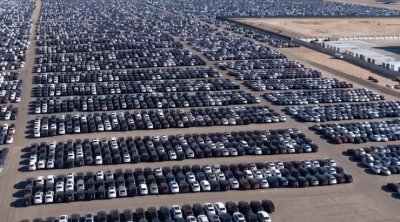 Səhrada 350 min Volkswagen və Audiqəbiristanı:Avtomobillər oraniyə atılıblar? &ndash; FOTO