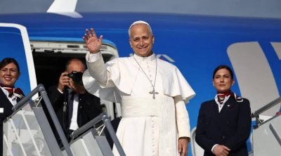 Roma Papasının təyyarəsi xarab oldu &ndash; İspaniya Kralı öz laynerini verdi