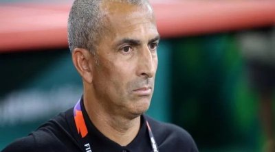 Dünya çempionatında İLK: Baş məşqçi oyundan sonra QOVULDU