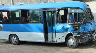 Sərnişin avtobusu &ldquo;Range Rover&rdquo;lə toqquşdu: yaralılar var - FOTO
