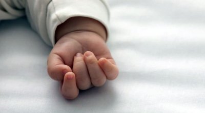 Şəmkirdə körpə qızdırmadan dünyasını dəyişdi