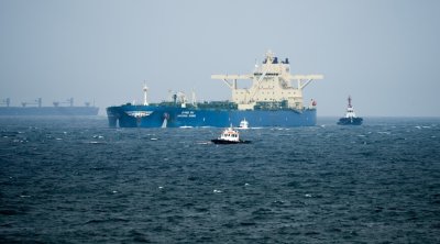 ABŞ və İranın razılığından sonra ilk tankerlər Hörmüz boğazından keçdi