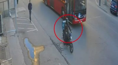 Bakıda moped oğurluğunun ANBAAN VİDEOSU